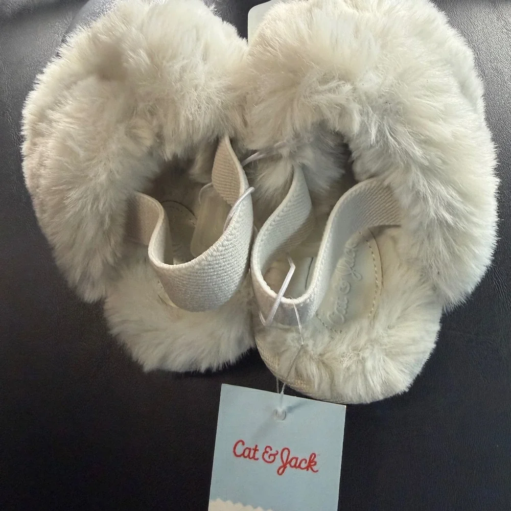 Cat & Jack Slippers Girls‎ Medium 7/8 Silver Metallic Faux Fur Elastic Strap NEW